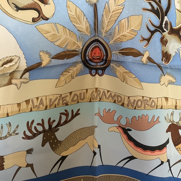 Authentic Hermes La Vie du Grand Nord silk scarf - Picture 3 of 14